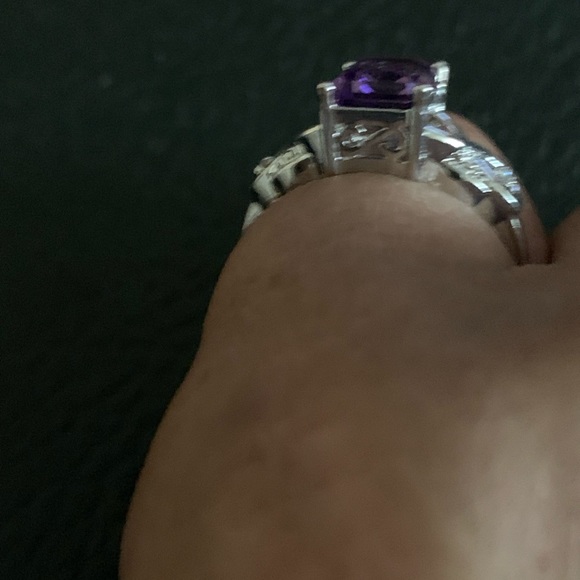 Ring - Picture 3 of 6